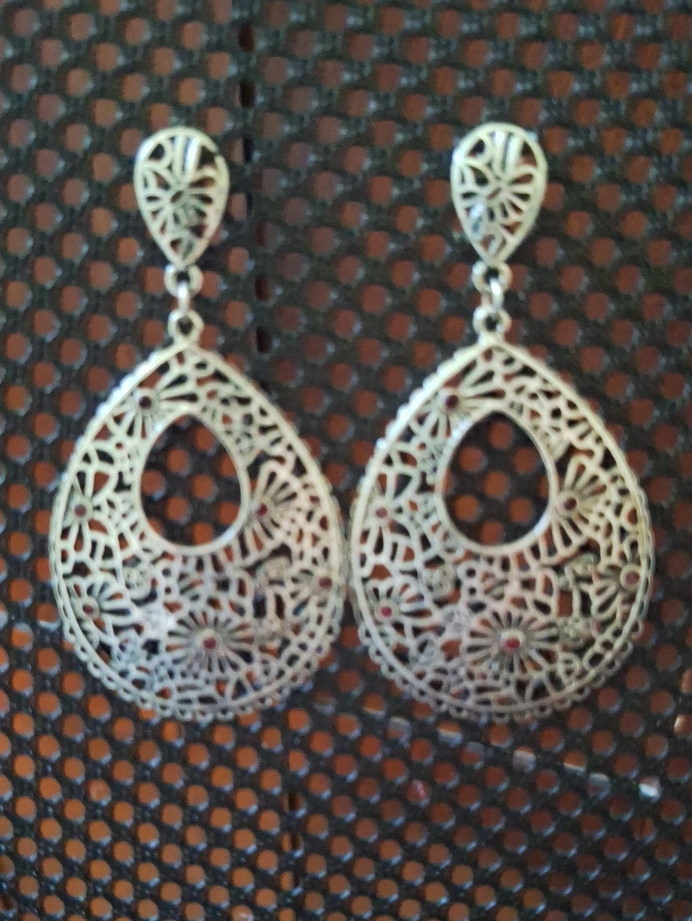 Intricate Silver Filigree Teardrop Dangle Earrings - Women's Fashion Jewelry